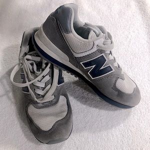 Boys New Balance tennis shoes size 1